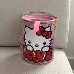 HELLO KITTY ROUND VALENTINES DAY CARDS HOLDER NEW 5” CIRCUMFERENCE 6” TALL